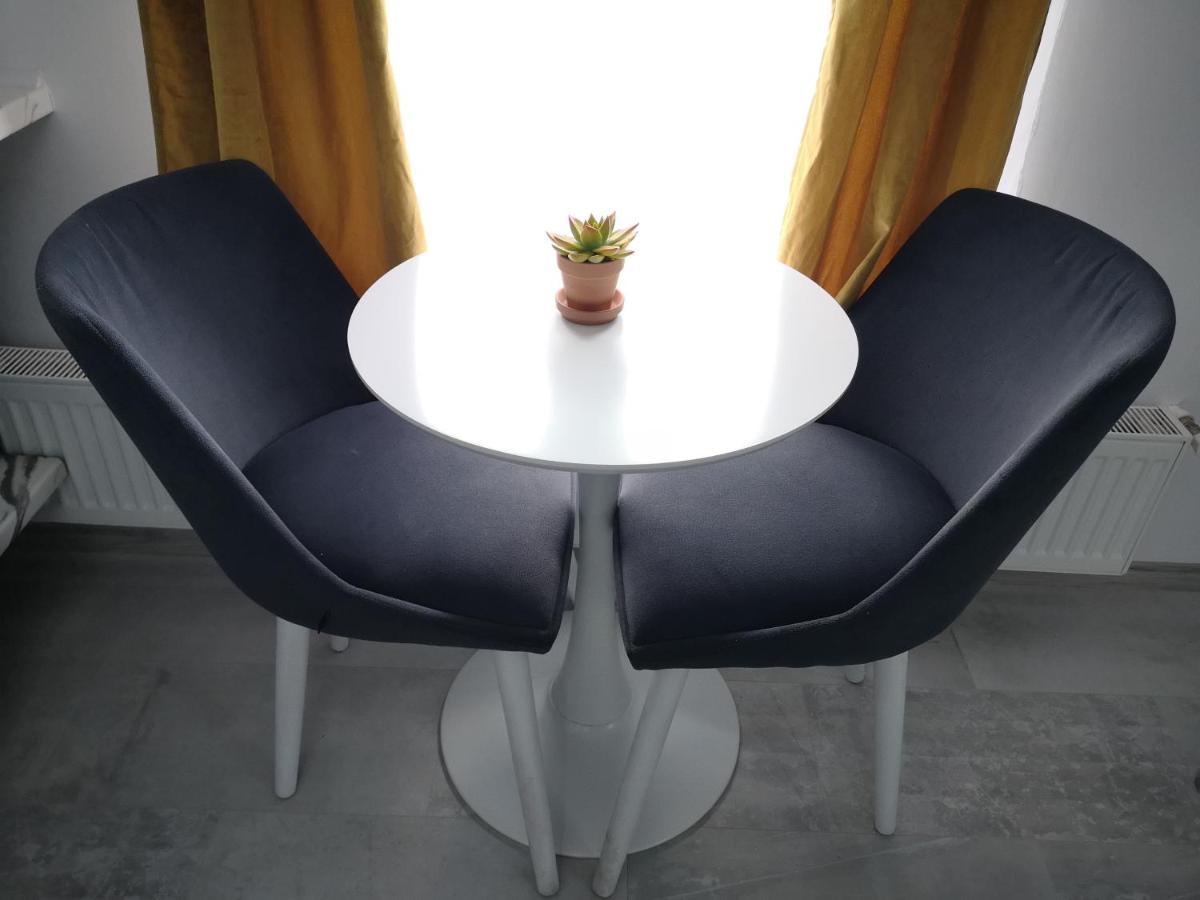 Ivy Boutique Apartment Brasov Ngoại thất bức ảnh